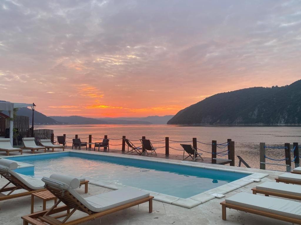 Serenity Ieşelniţa Dış mekan fotoğraf