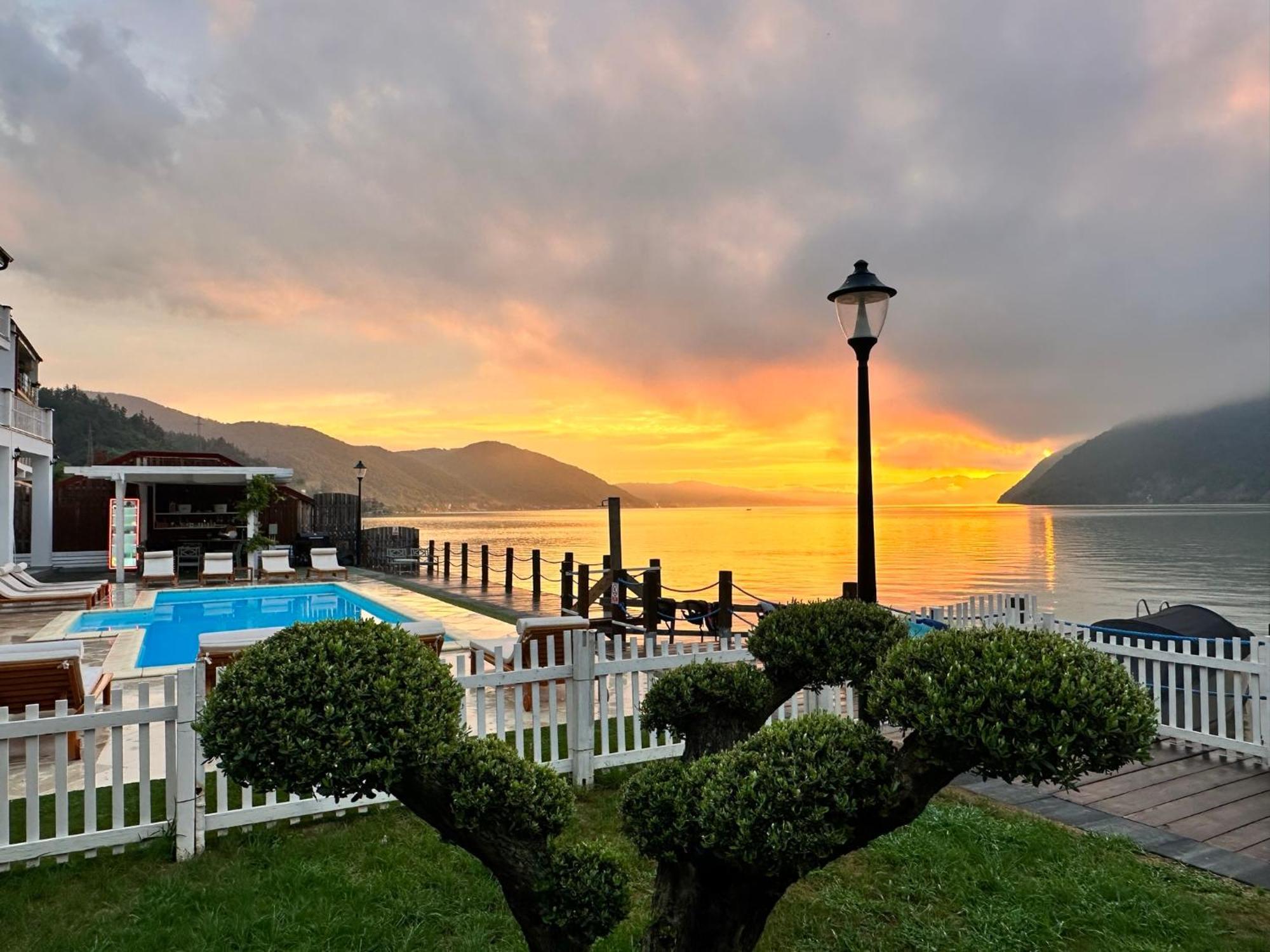Serenity Ieşelniţa Dış mekan fotoğraf